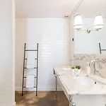 Ama Apartment